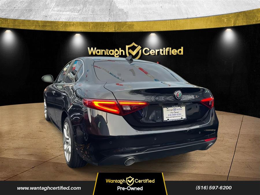 2020 Alfa Romeo Giulia Ti photo 3