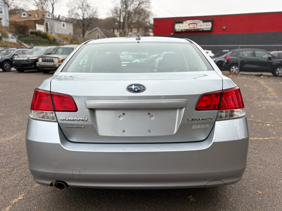 2014 Subaru Legacy 2.5i Premium photo 4