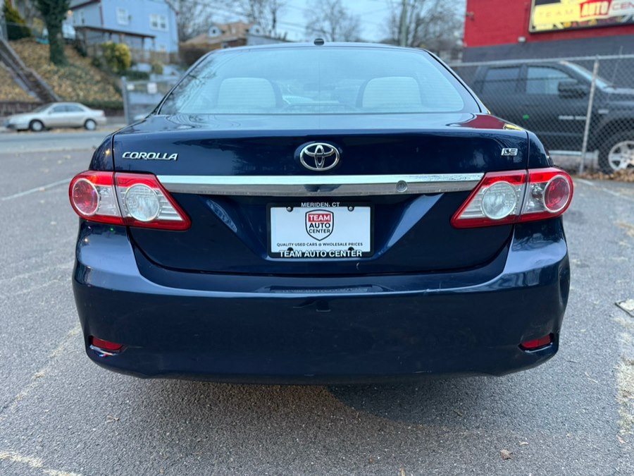 2011 Toyota Corolla LE photo 3