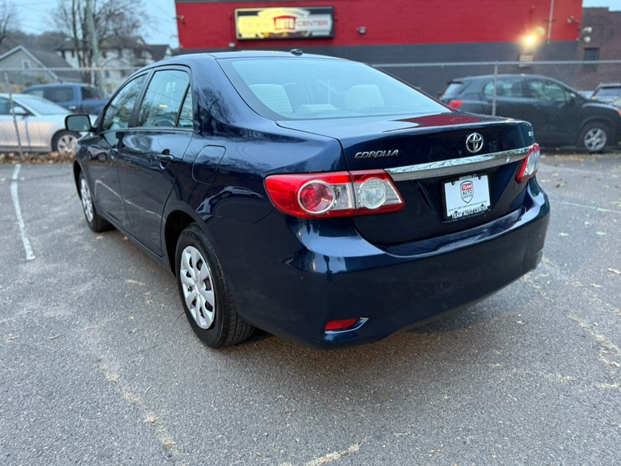 2011 Toyota Corolla LE photo 2