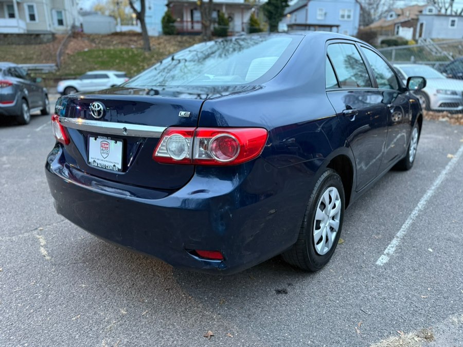 2011 Toyota Corolla LE photo 4