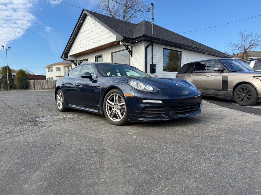2015 Porsche Panamera Base's photo