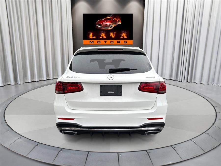 2022 Mercedes Benz GLC 300 4MATIC photo 4