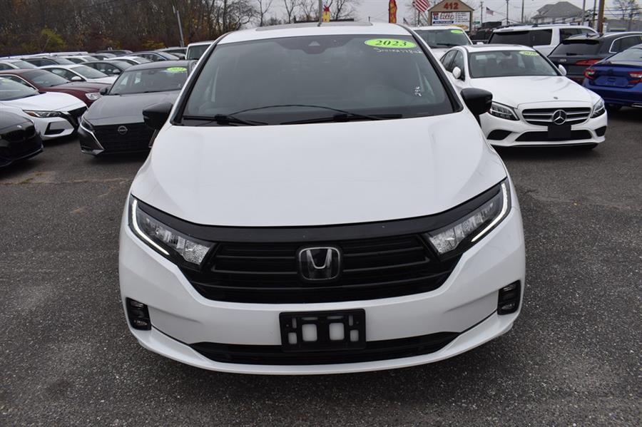 2023 Honda Odyssey photo 2