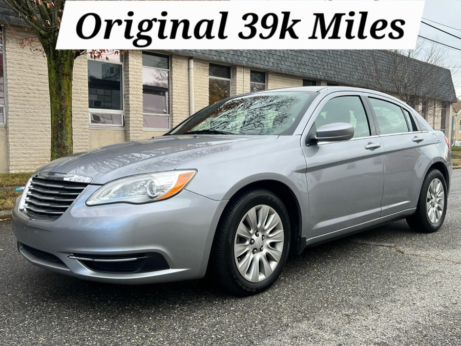 2013 Chrysler 200 4dr Sdn LX, available for sale in Lindenhurst, New York | Cargenic Automotive. Lindenhurst, New York