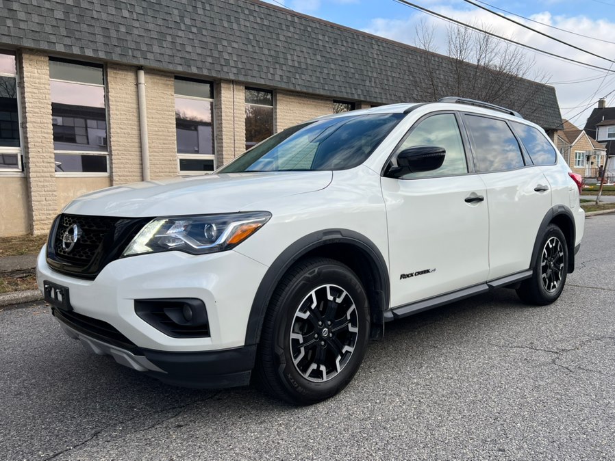 2020 Nissan Pathfinder SV