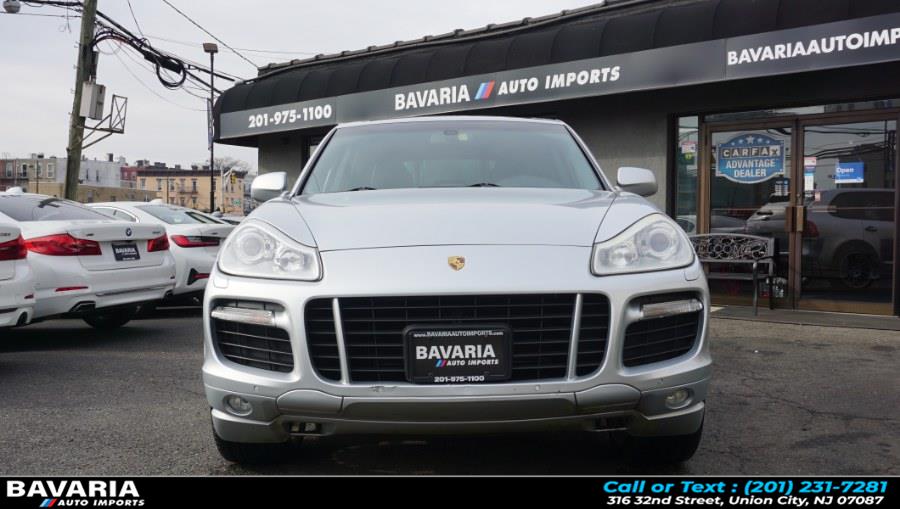 2009 Porsche Cayenne GTS photo 2