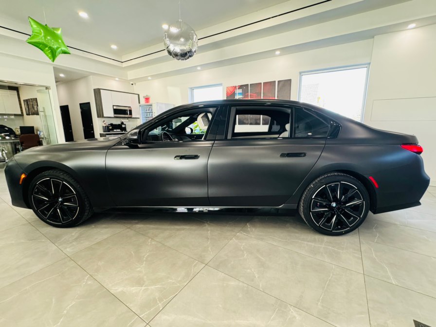 2023 Bmw 740i photo 4