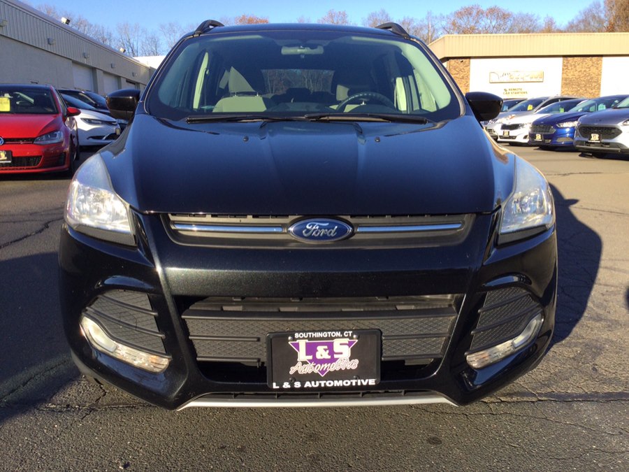 2014 Ford Escape SE photo 2