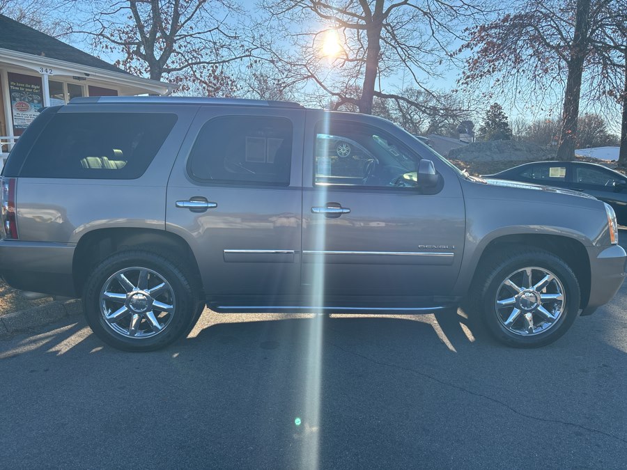 2013 Gmc Yukon Denali photo 2