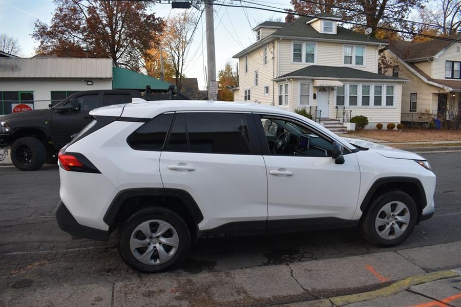 2025 Toyota RAV4 LE photo 2