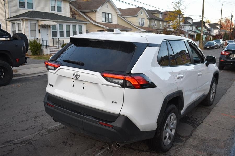 2025 Toyota RAV4 LE photo 3