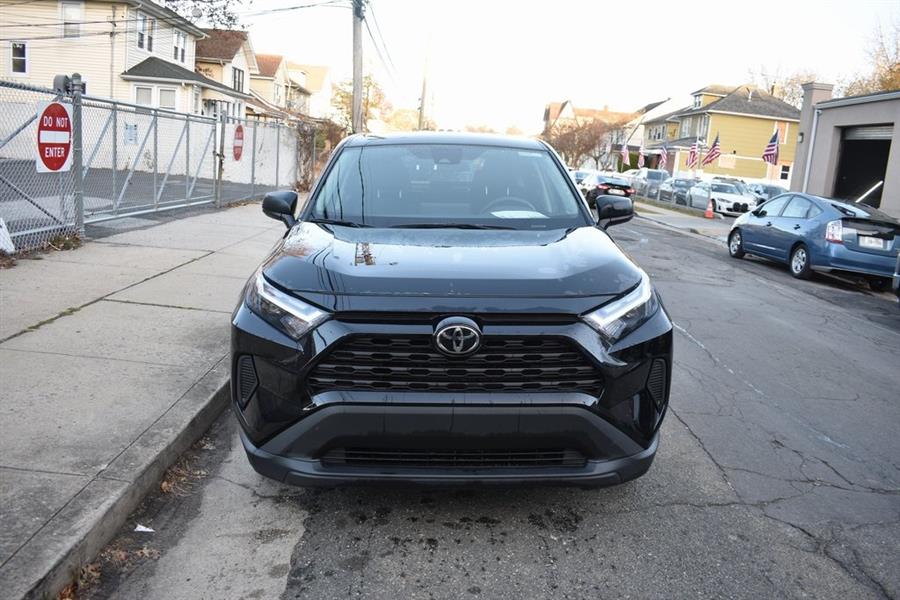 2025 Toyota RAV4 LE photo 3