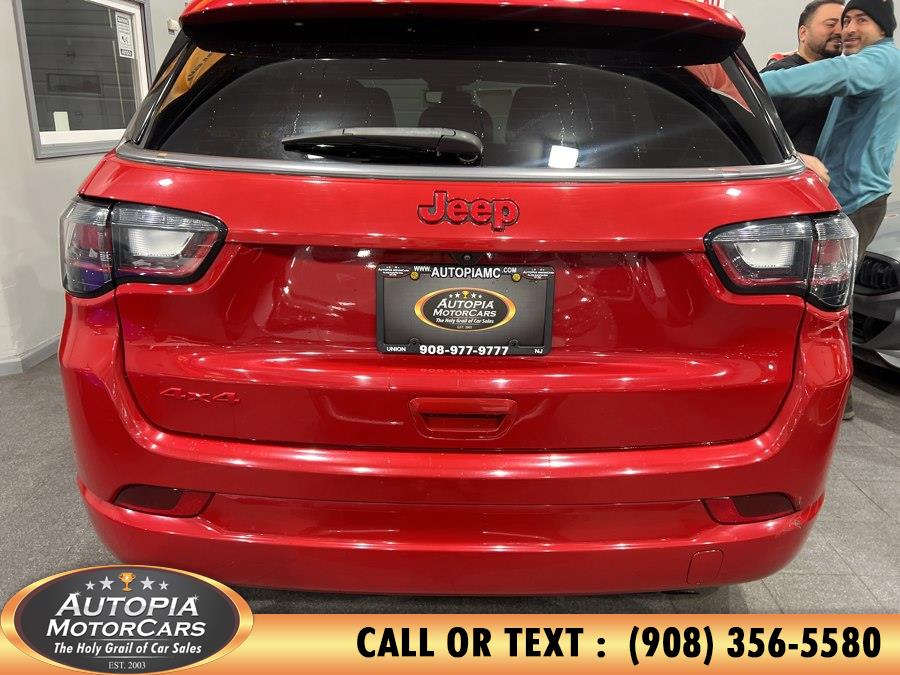 2022 Jeep Compass Limited Red Edition photo 4