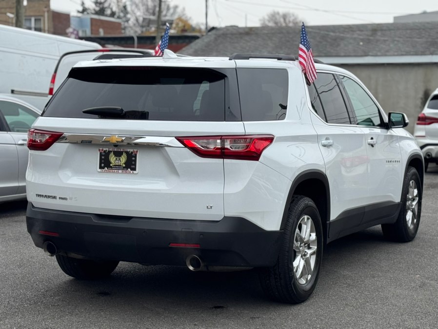 2019 Chevrolet Traverse Cloth 1LT photo 2