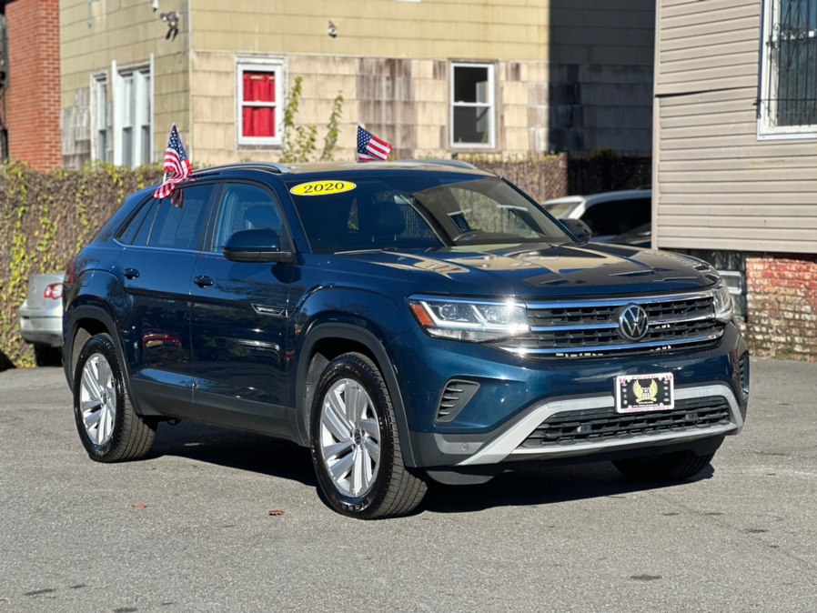 2020 Volkswagen Atlas Cross Sport SE Technology photo 3