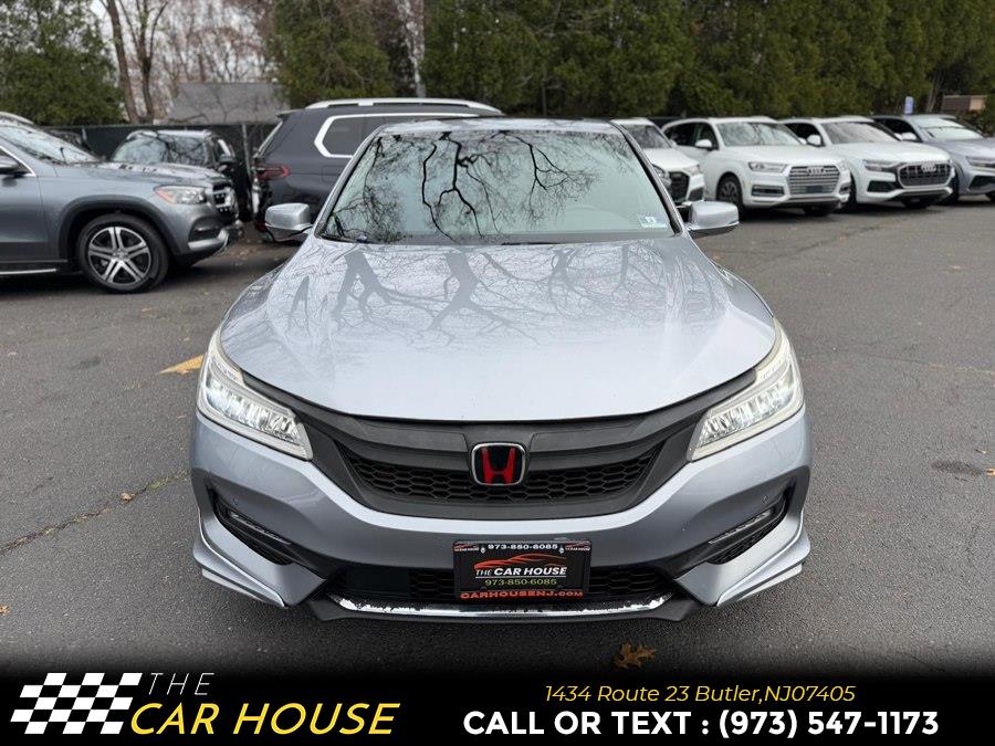 2017 Honda Accord Touring photo 4