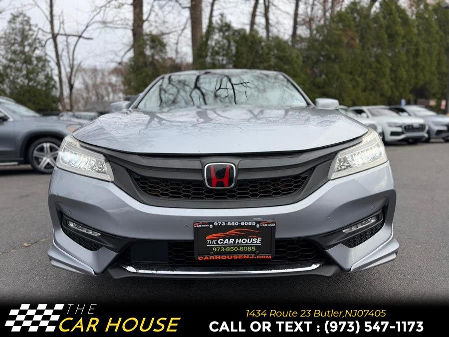 2017 Honda Accord Touring photo 3