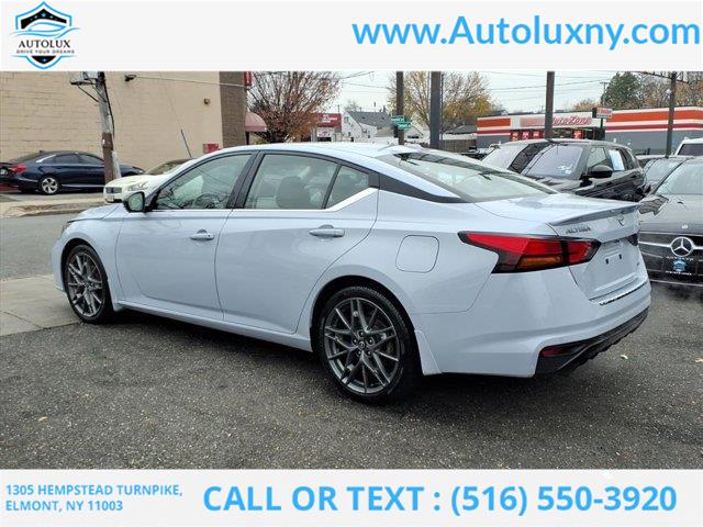 2023 Nissan Altima SR photo 4