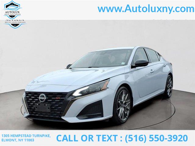 2023 Nissan Altima SR photo 3