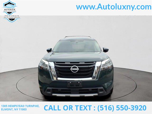 2023 Nissan Pathfinder SL photo 2