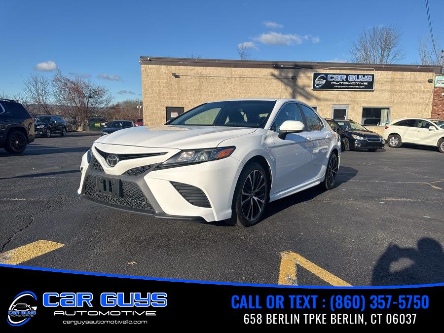 Used 2018 Toyota Camry in Berlin, Connecticut | Car Guys Automotive LLC. Berlin, Connecticut