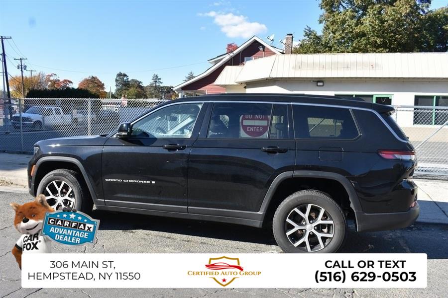 2023 Jeep Grand Cherokee Limited photo 2