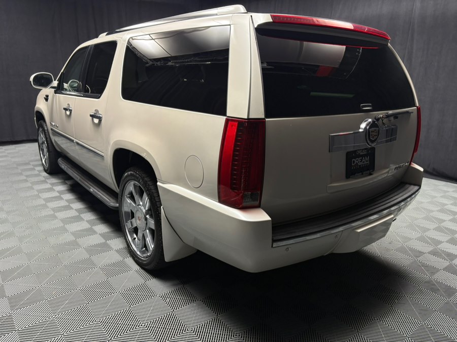 2014 Cadillac Escalade ESV Luxury photo 2