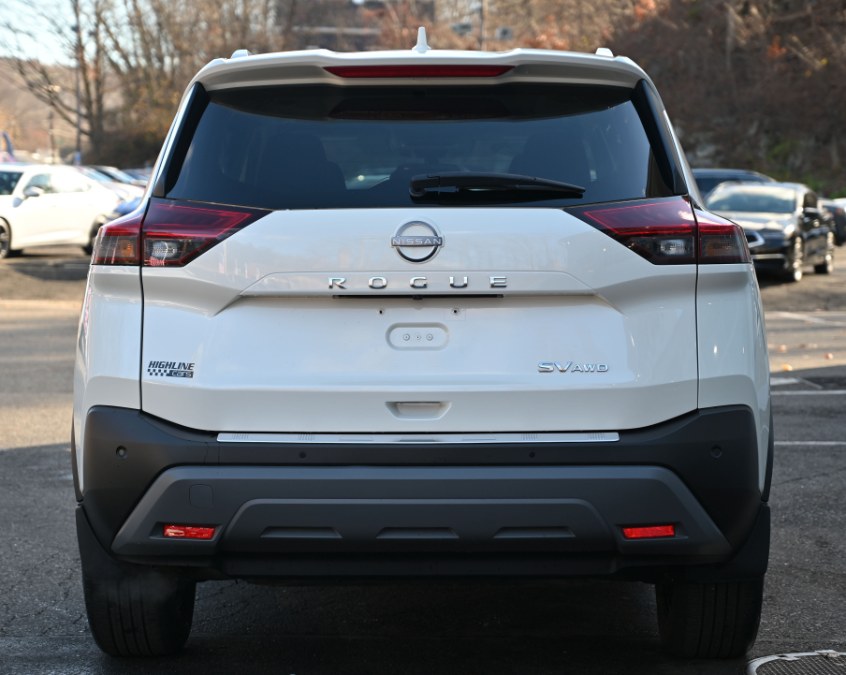 2022 Nissan Rogue SV photo 3