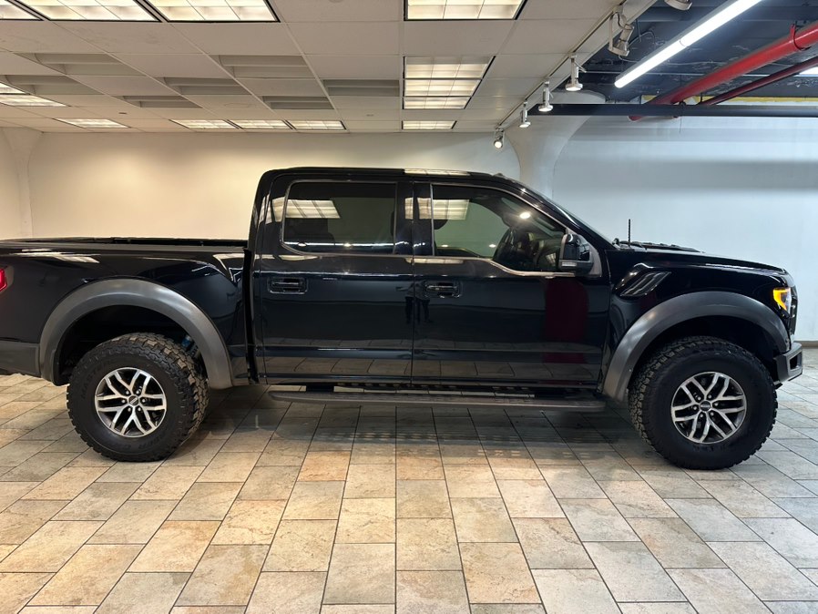 2017 Ford F-150 Raptor photo 2