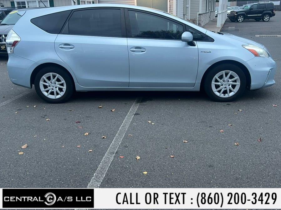 2013 Toyota Prius V Two photo 4