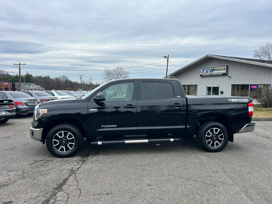 2018 Toyota Tundra SR5 CrewMax photo 3