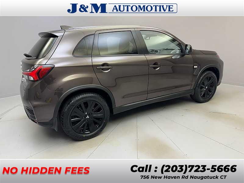 2021 Mitsubishi Outlander Sport LE photo 4