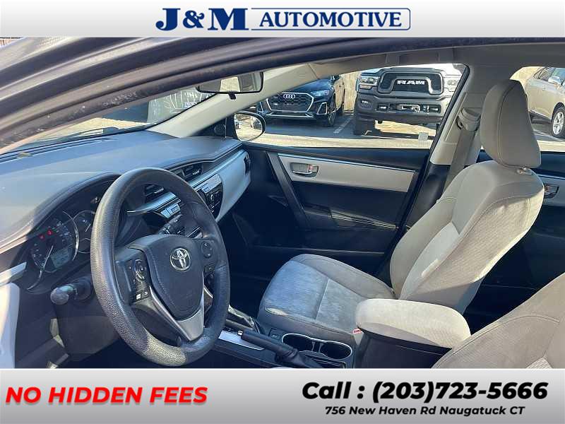 2015 Toyota Corolla LE photo 2