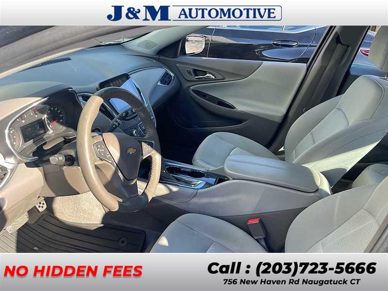 2016 Chevrolet Malibu 2LT photo 2