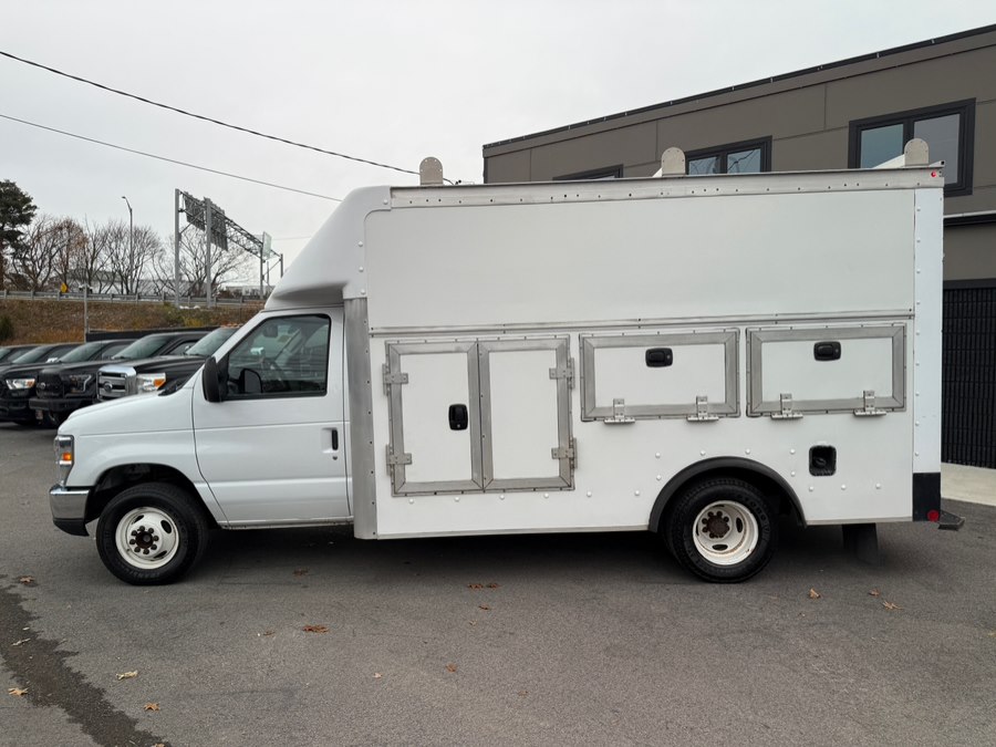2016 Ford E-350 photo 3