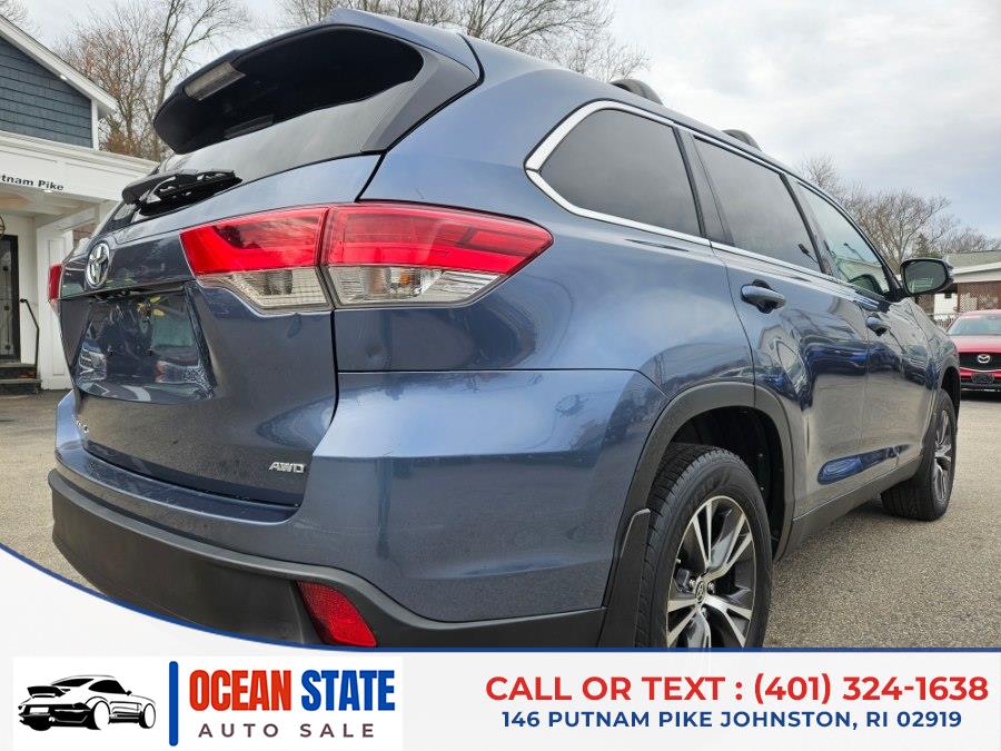 2019 Toyota Highlander LE photo 4