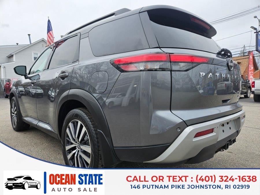 2022 Nissan Pathfinder Platinum photo 2