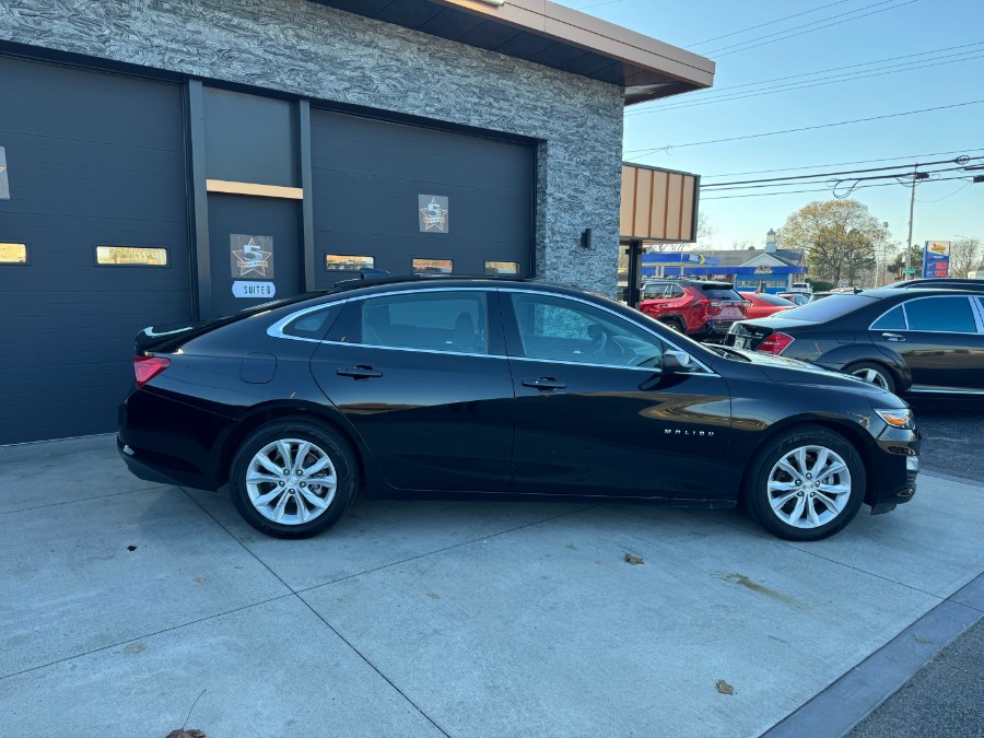 2024 Chevrolet Malibu 1LT photo 2