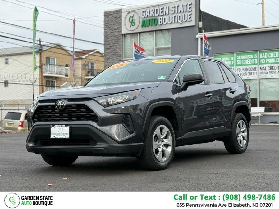 2022 Toyota RAV4 LE's photo