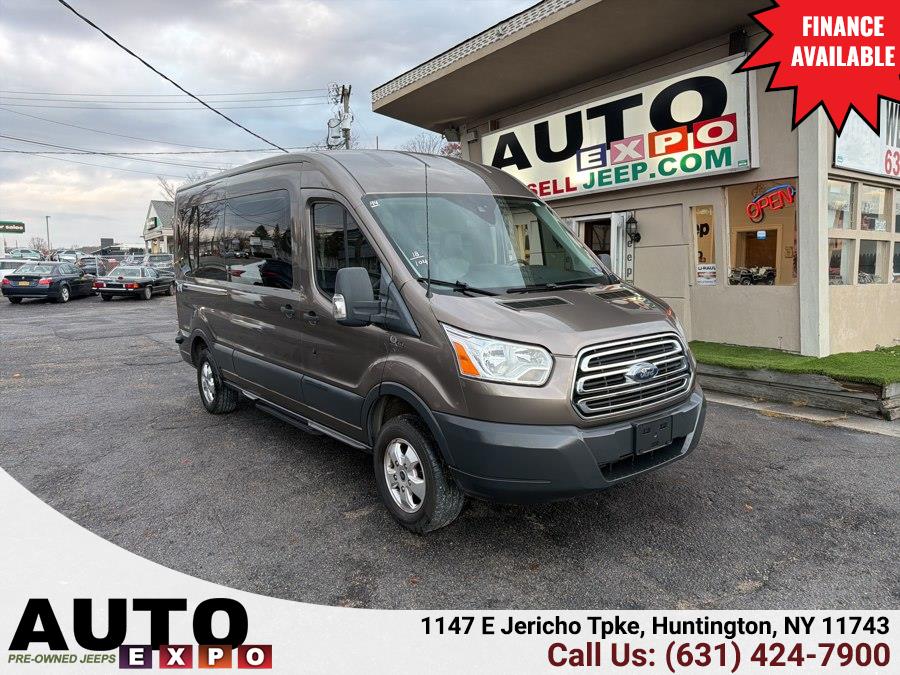 Used Ford Transit Passenger Wagon T-350 148" Med Roof XL Sliding RH Dr 2018 | Auto Expo. Huntington, New York
