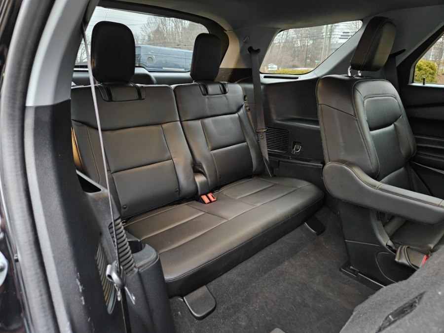 2022 Ford Explorer XLT photo 2