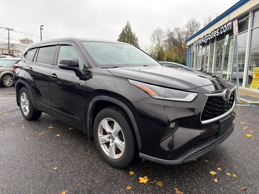 Used 2021 Toyota Highlander in Elmont, New York | Sunrise of Elmont. Elmont, New York