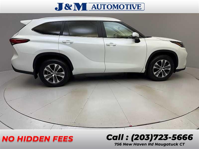 2023 Toyota Highlander XLE photo 4