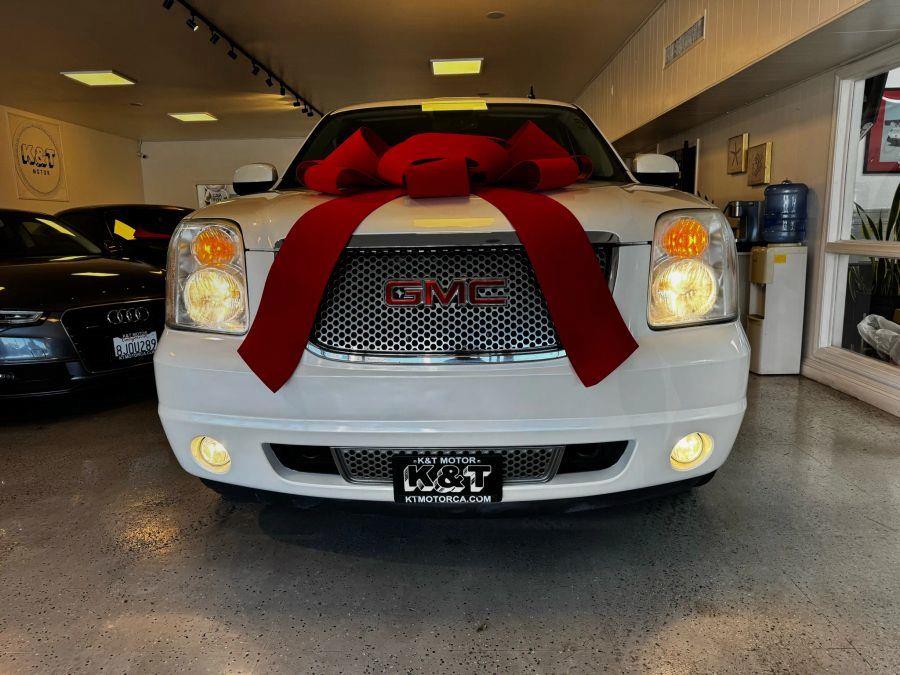 2012 Gmc Yukon Denali photo 2