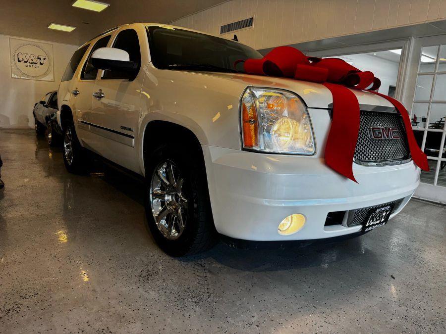2012 Gmc Yukon Denali photo 3