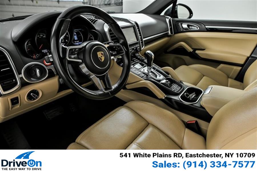 2016 Porsche Cayenne photo 4