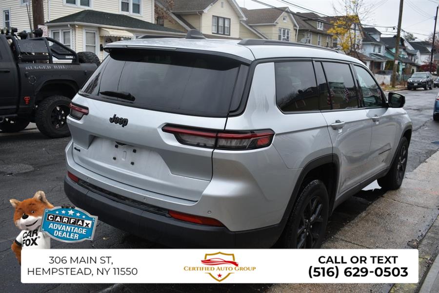 2024 Jeep Grand Cherokee Altitude photo 2