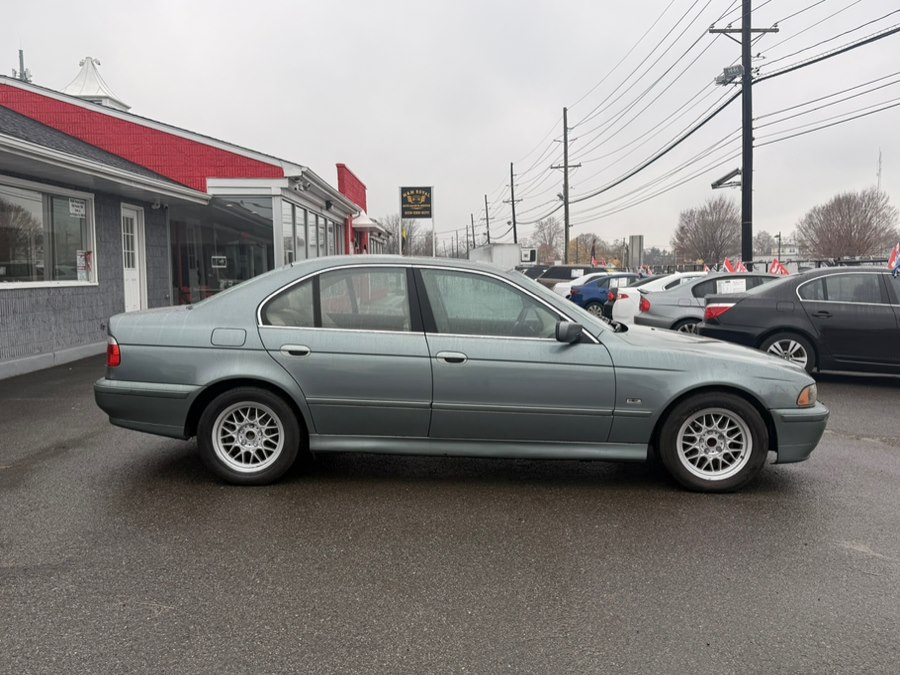 2002 BMW 5 Series 525iA's photo