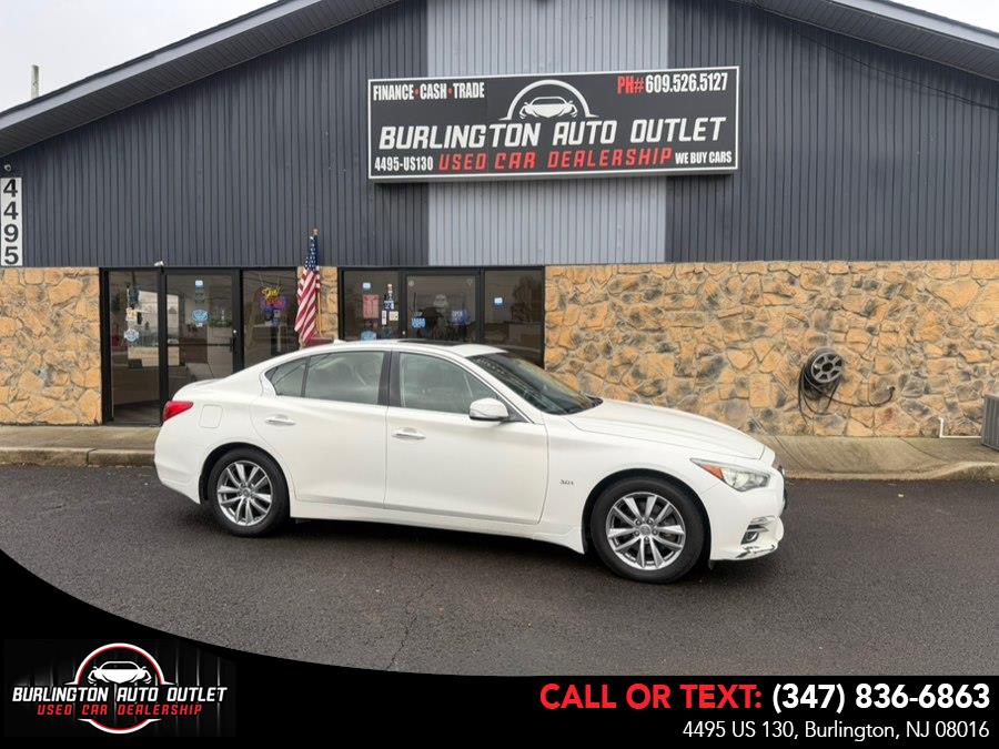 2017 INFINITI Q50 Premium's photo